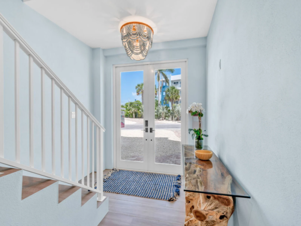 Luxury Oceanfront Vacation Rental in Marathon FL - 5-Bedroom Stunning Views
